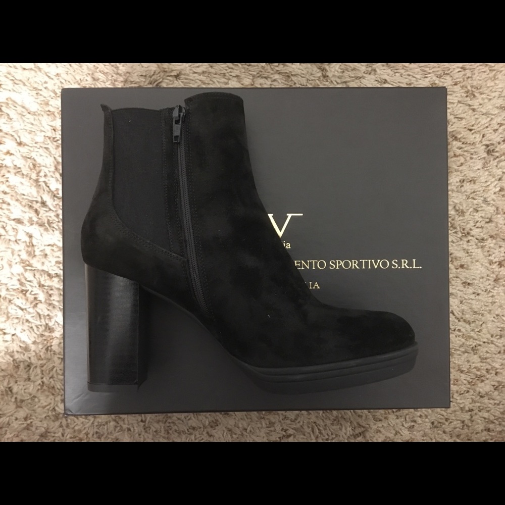 Black Boots